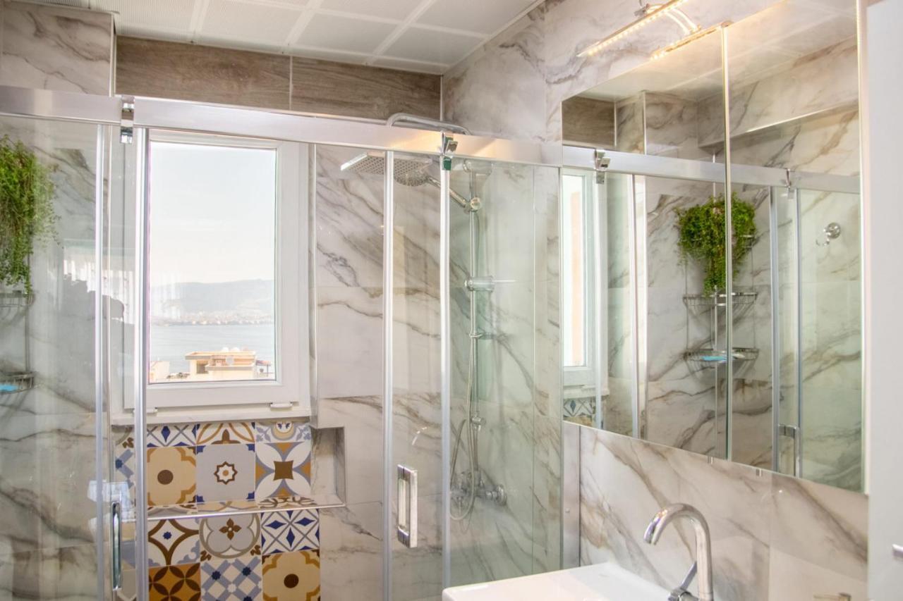 Flat With Great View And Central Location In Konak Izmir Eksteriør billede